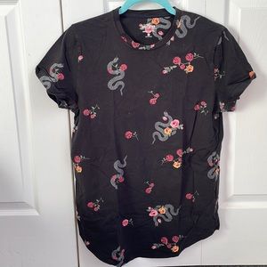 Hollister curved hem tee